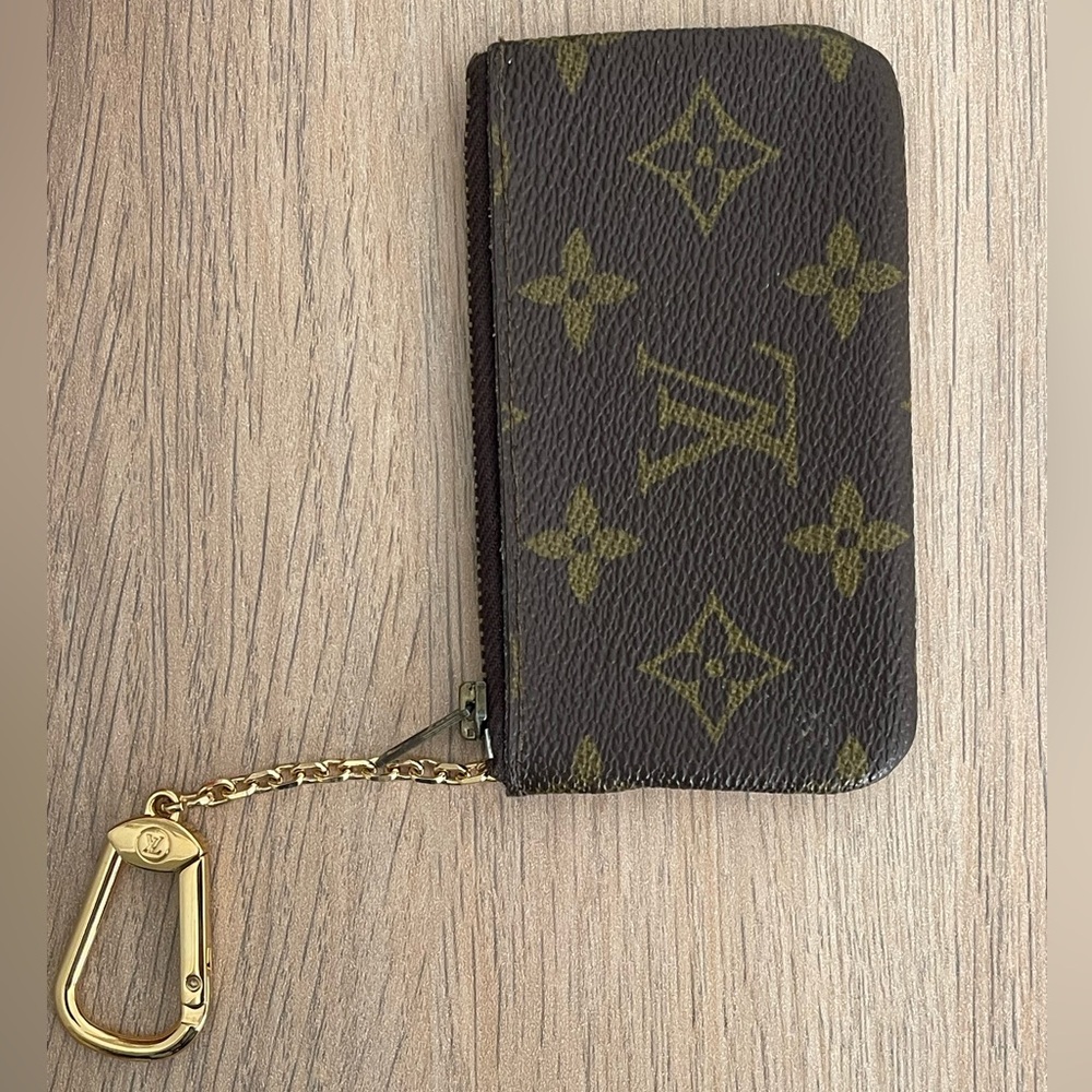 Vintage 1975 Louis Vuitton coin purse keychain - brand new (2023) key ring - Picture 5 of 6